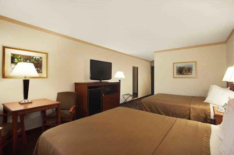 Best Western Apache Junction Inn Buitenkant foto